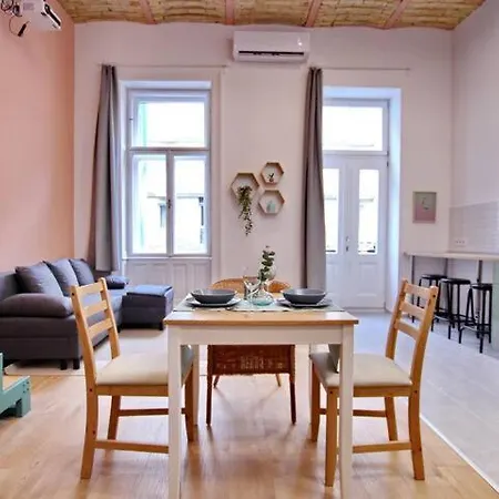 Canga Downtown For 6ppl, Balcony, Projector Apartman