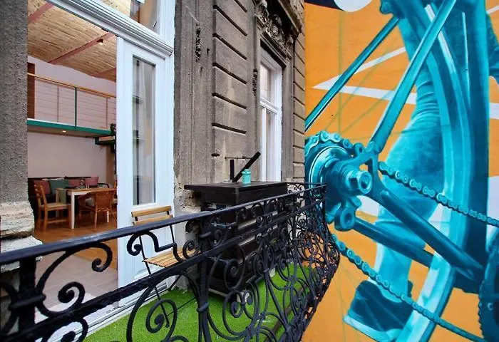 Canga Downtown For 6ppl, Balcony, Projector Budapeşte